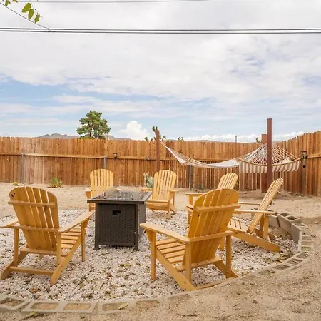Palm Vista Retreat *Hot Tub/Cowboy Pool/Hammocks* Villa Joshua Tree Exterior photo