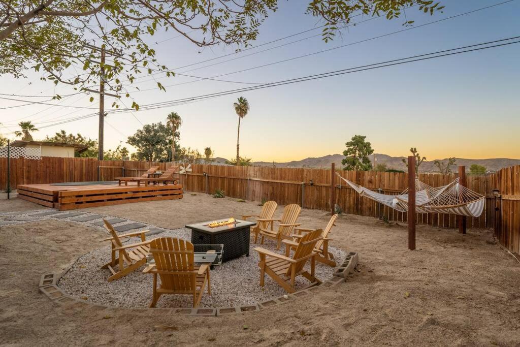 Palm Vista Retreat *hot Tub/cowboy Pool/hammocks* *