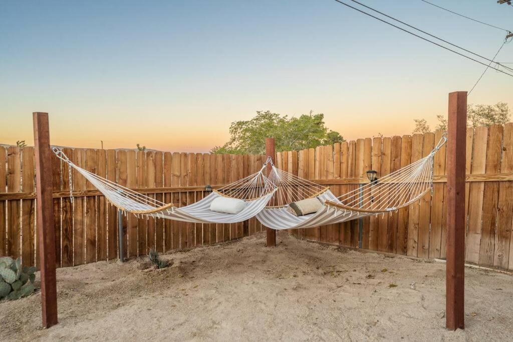Palm Vista Retreat *hot Tub/cowboy Pool/hammocks* Holiday home *