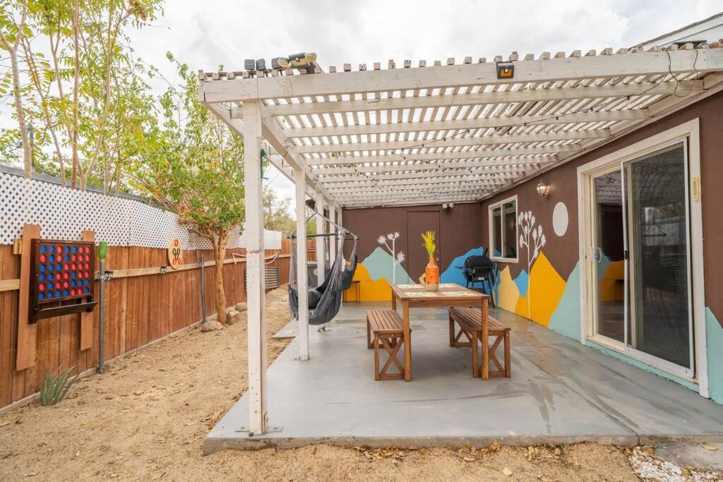 Palm Vista Retreat *hot Tub/cowboy Pool/hammocks*