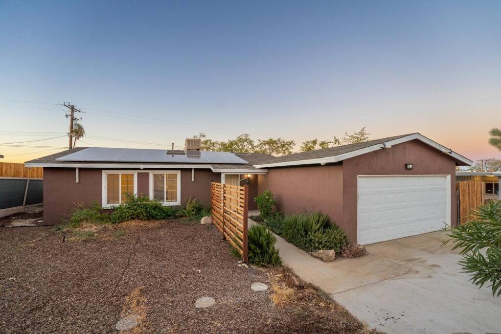Palm Vista Retreat *hot Tub/cowboy Pool/hammocks* Holiday home *