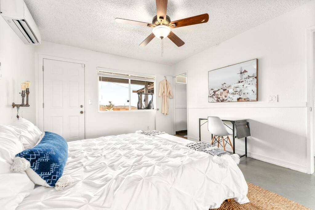 Palm Vista Retreat *hot Tub/cowboy Pool/hammocks* Holiday home Joshua Tree