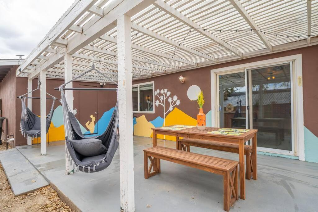 Palm Vista Retreat *hot Tub/cowboy Pool/hammocks* * Joshua Tree
