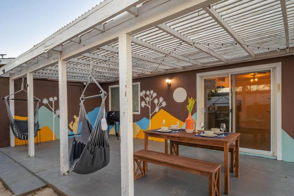 Holiday home Palm Vista Retreat *hot Tub/cowboy Pool/hammocks* *