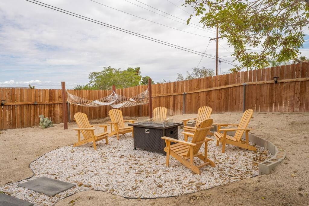Holiday home Palm Vista Retreat *hot Tub/cowboy Pool/hammocks* *